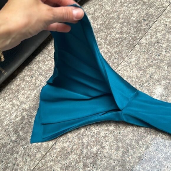 Elie Tahari Silk Blouse - Picture 3 of 9